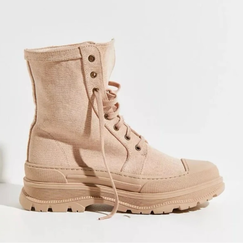 Free People Camp Out Canvas
Lace Up leather inside Boot-Natural 38 7.5
